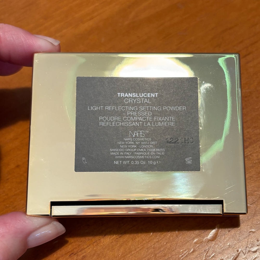 NARS Claudette Light Reflecting Pressed Setting Powder - Picture 9 of 16